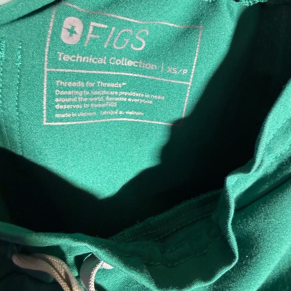 Figs Teal Cargo Pants - Picture 3 of 3